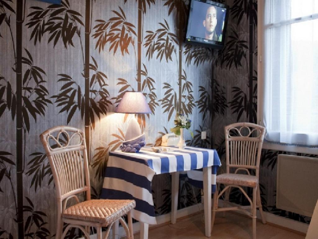 Logis Hotel Les Tilleuls Saint-Cirgues-de-Jordanne Экстерьер фото