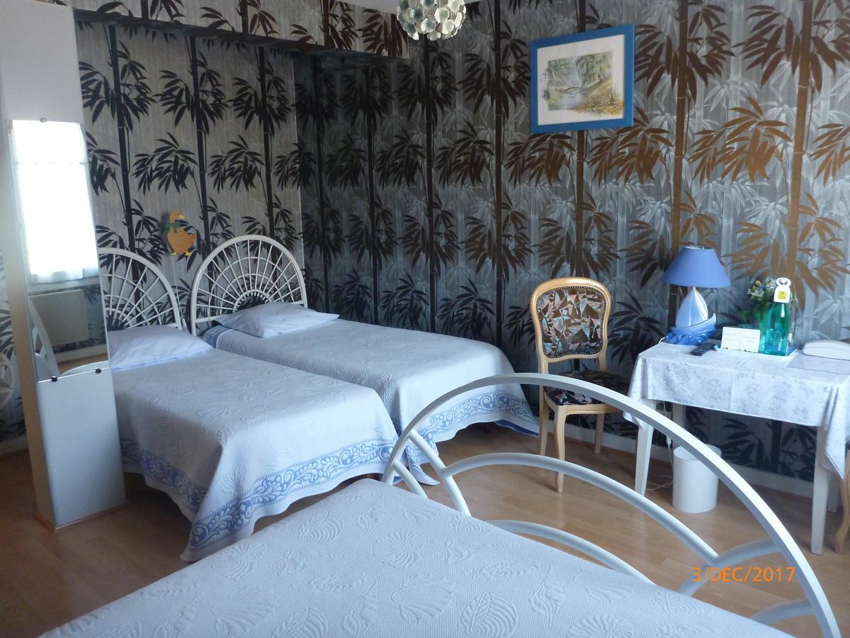 Logis Hotel Les Tilleuls Saint-Cirgues-de-Jordanne Экстерьер фото